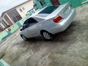 Toyota Camry LE 4dr Sedan (2.4L 4cyl 5M) 2003 Silver