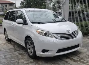 Toyota Sienna LE 7-Passenger 4dr Minivan AWD (3.5L 6cyl 6A) 2014