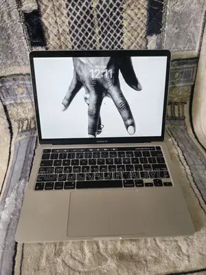 Laptop Apple MacBook Pro 2022 M2 8GB Apple M2 SSD 256GB