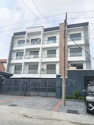 3bdrm Apartment in Lekki Phase 1 for rent