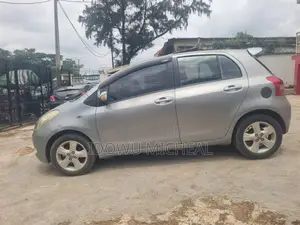 Toyota Yaris 1.3 HB T3 Spirit 2009 Gray