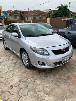 Toyota Corolla 2010 Silver