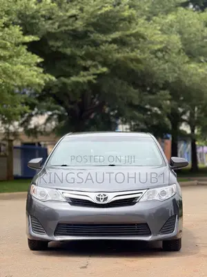 Toyota Camry LE 4dr Sedan (2.5L 4cyl 6A) 2013 Gray