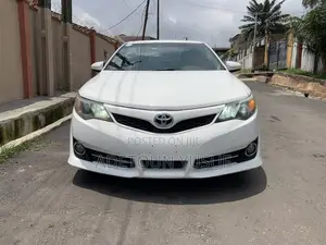 Toyota Camry SE 4dr Sedan (2.5L 4cyl 6A) 2014 White
