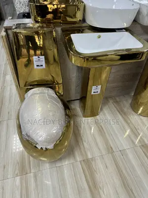 Gold Set of Wc (Egg Shaped)