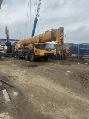 Foreign Used XCMG 90 Tons Mobile Crane for Sale