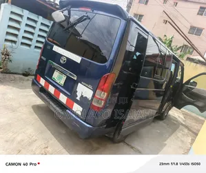 Toyota HiAce 2008 Blue