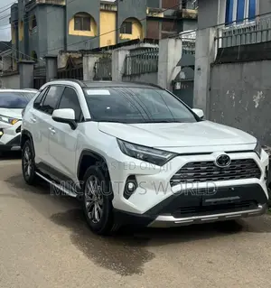 Toyota RAV4 2024 White