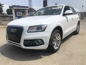Audi Q5 2.0T Premium quattro 4dr SUV AWD (2.0L 4cyl Turbo 8A) 2015