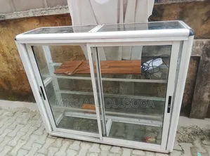 Show Glass