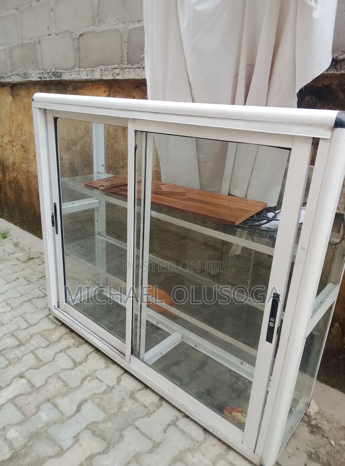Show Glass