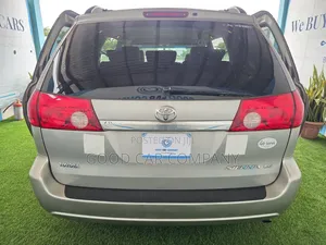 Toyota Sienna 2008 Gold