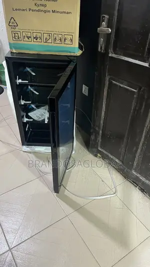 Hisense 91 Litres Beverage Cooling Fridge JC-94