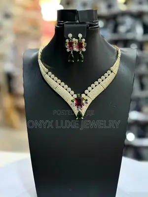 Luxury Gold Tone Emerald Ruby Crystal Bridal Necklace Set