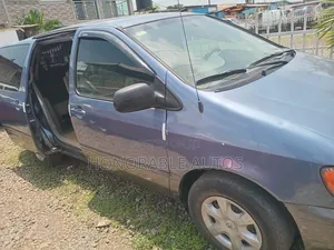 Toyota Sienna 2001 Blue
