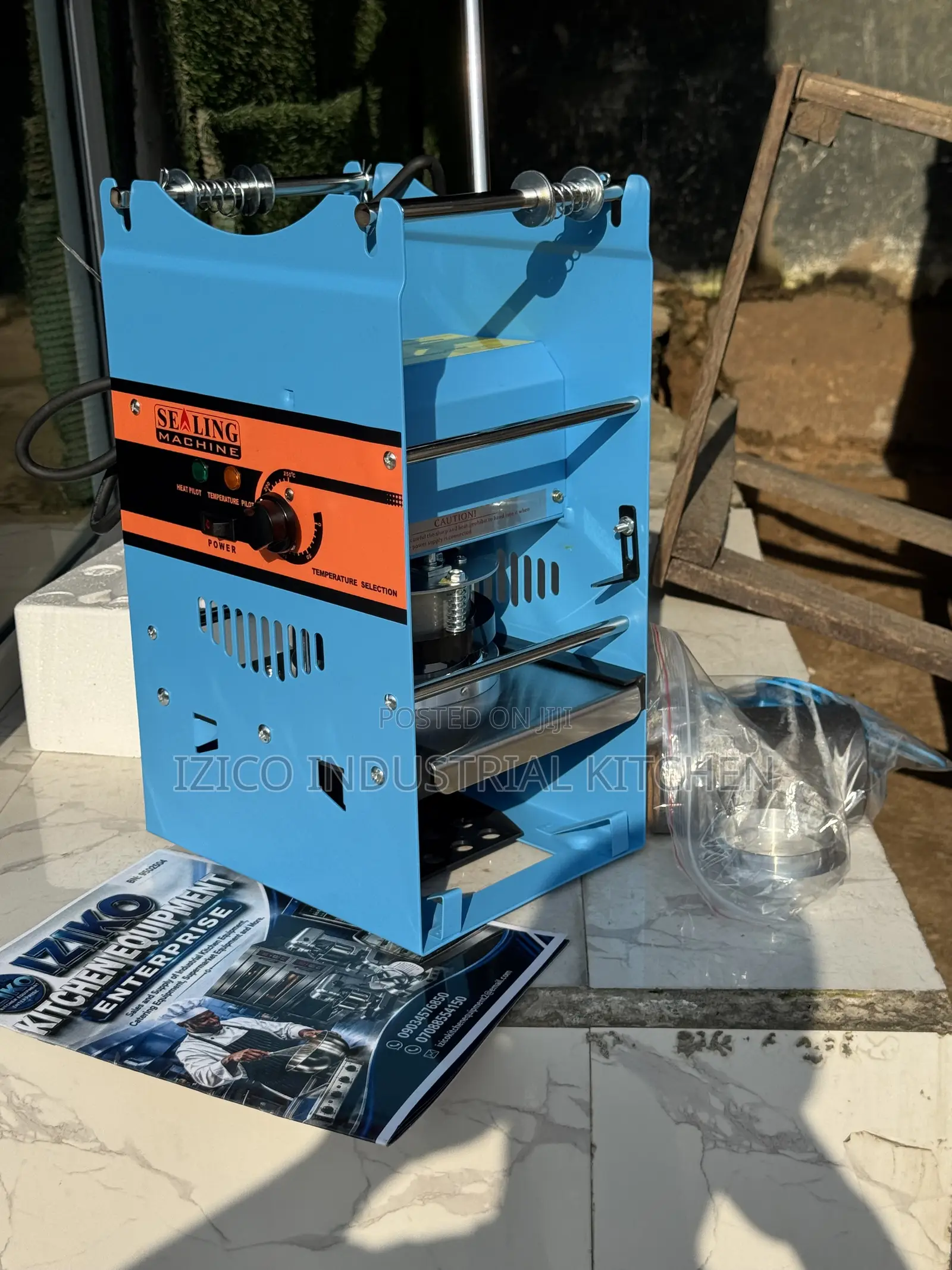 Cup Sealer Machine