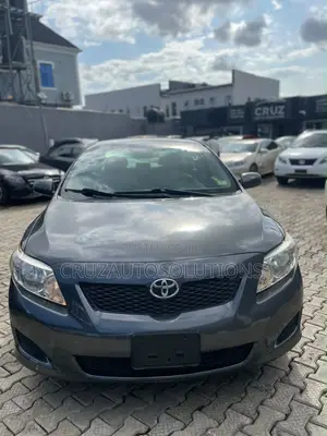 Toyota Corolla LE 4dr Sedan (1.8L 4cyl 4A) 2010 Gray