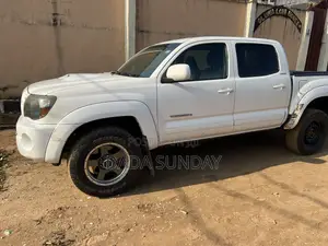 Toyota Tacoma 2010 White