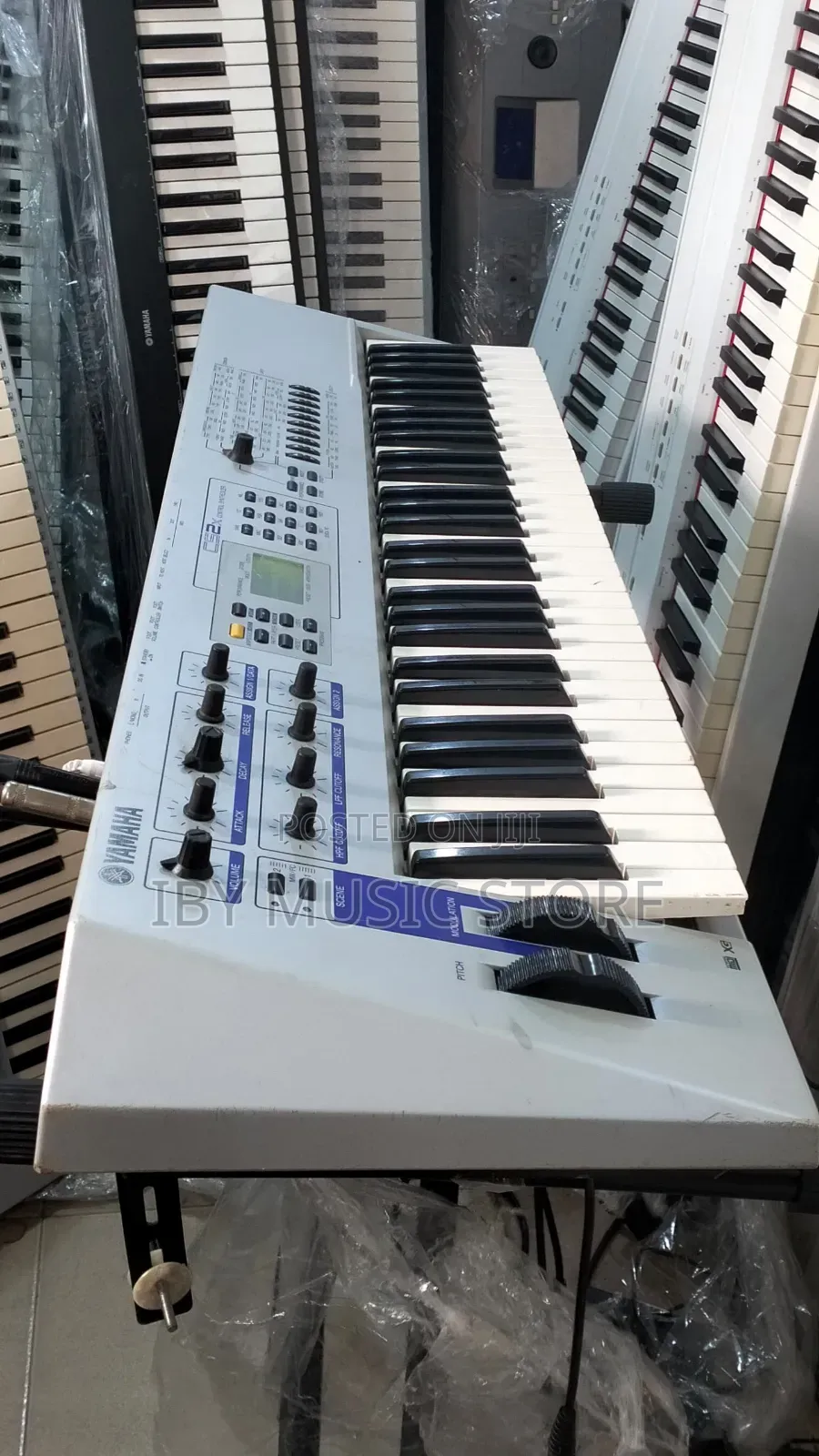 Yamaha CS2x