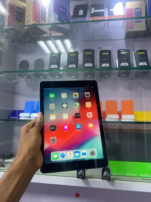 Apple iPad Air 32 GB Gray