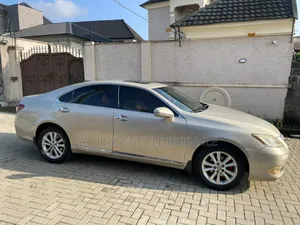 Lexus ES 350 2010 Gold