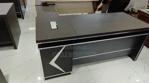 1.6mtr Executive Officer Table