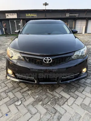 Toyota Camry SE 4dr Sedan (2.5L 4cyl 6A) 2013 Black