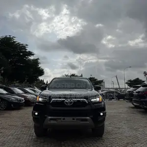 Toyota Hilux 2021 Black