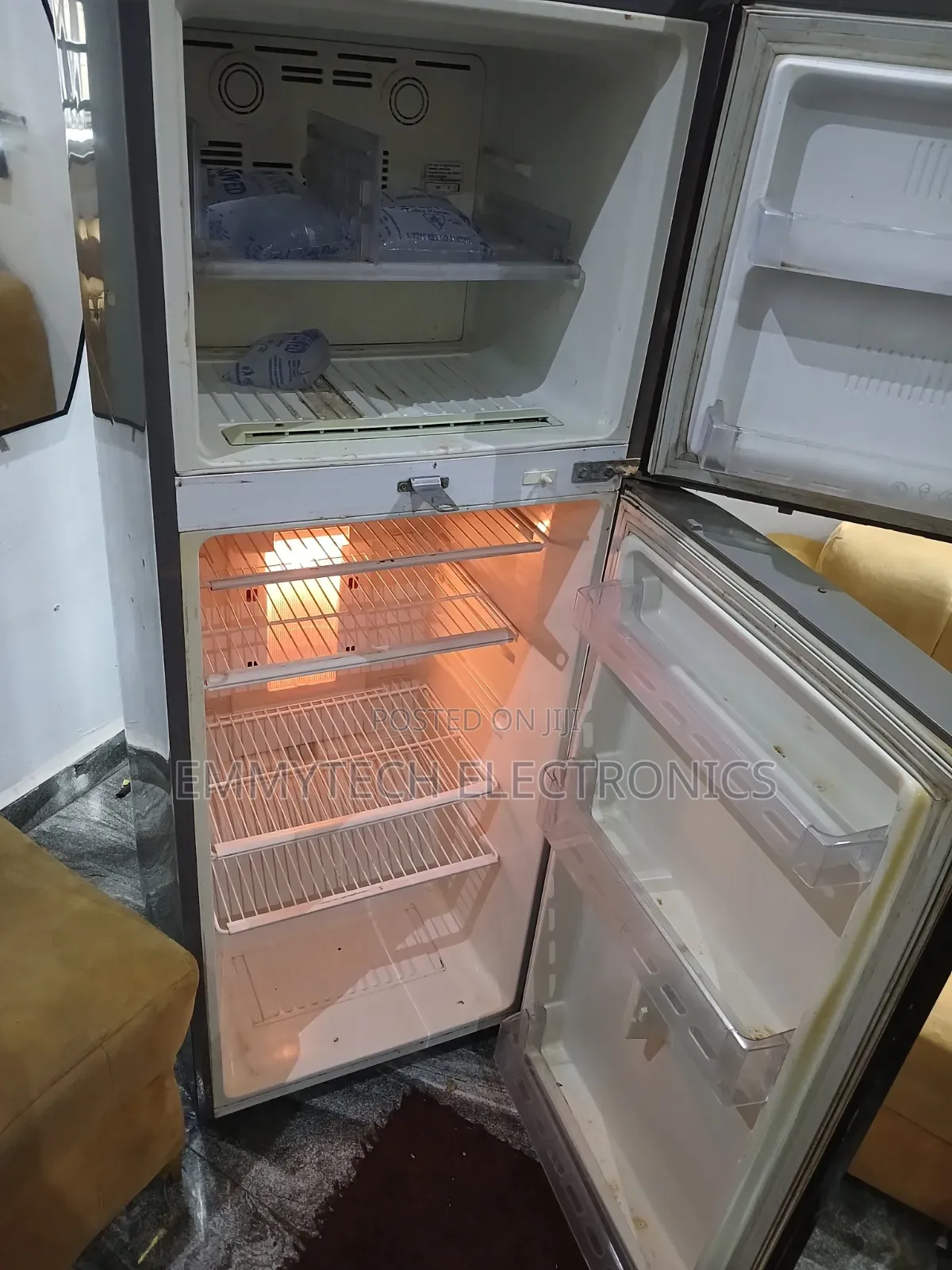 LG Refrigerator 230Ltrs