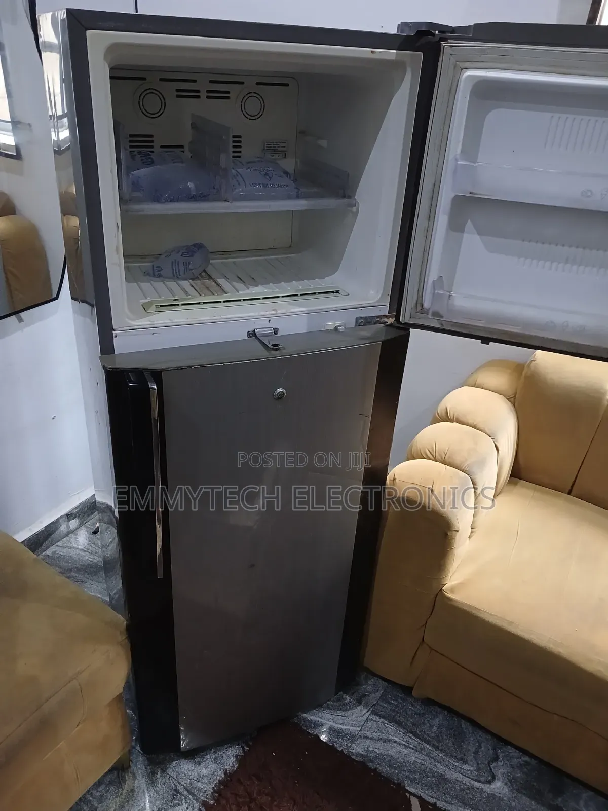 LG Refrigerator 230Ltrs