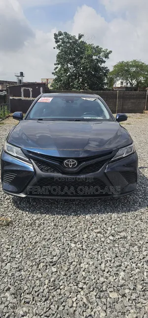 Toyota Camry SE FWD (2.5L 4cyl 8AM) 2018 Blue