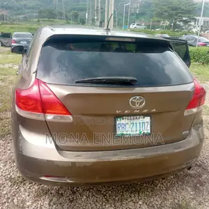 Toyota Venza 2010 Gold