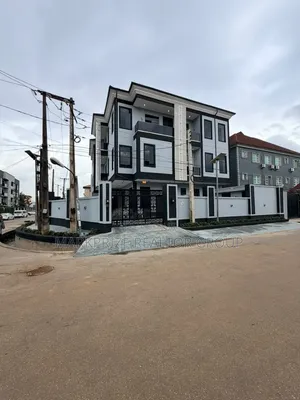 3bdrm Apartment in Opebi Ikeja Lagos for sale