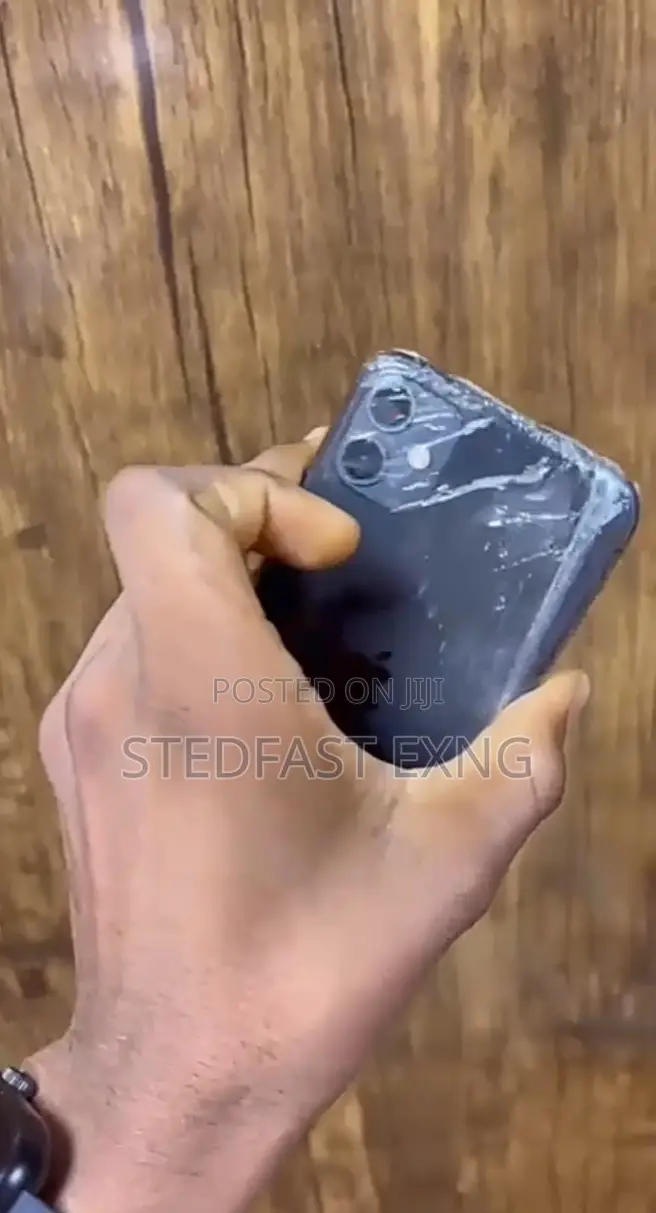 Apple iPhone 11 64 GB Black