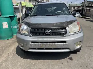 Toyota HiAce 2004 Silver