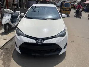 Toyota Corolla 2018 White