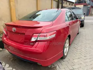Toyota Camry SE V6 4dr Sedan (3.5L 6cyl 6AM) 2010 Red