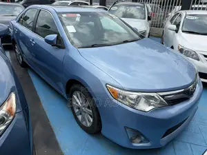 Toyota Camry XLE V6 4dr Sedan (3.5L 6cyl 6A) 2013 Blue