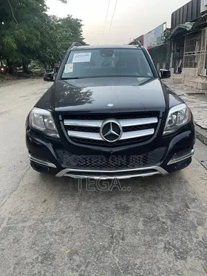 Mercedes-Benz GLK-Class Base GLK 350 4dr AWD 4MATIC (3.5L 6cyl 7A) 2015