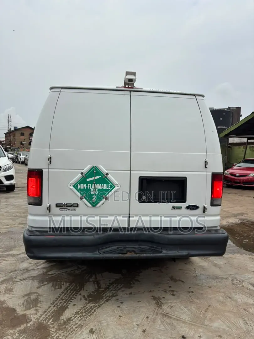 Ford E550 2012 White