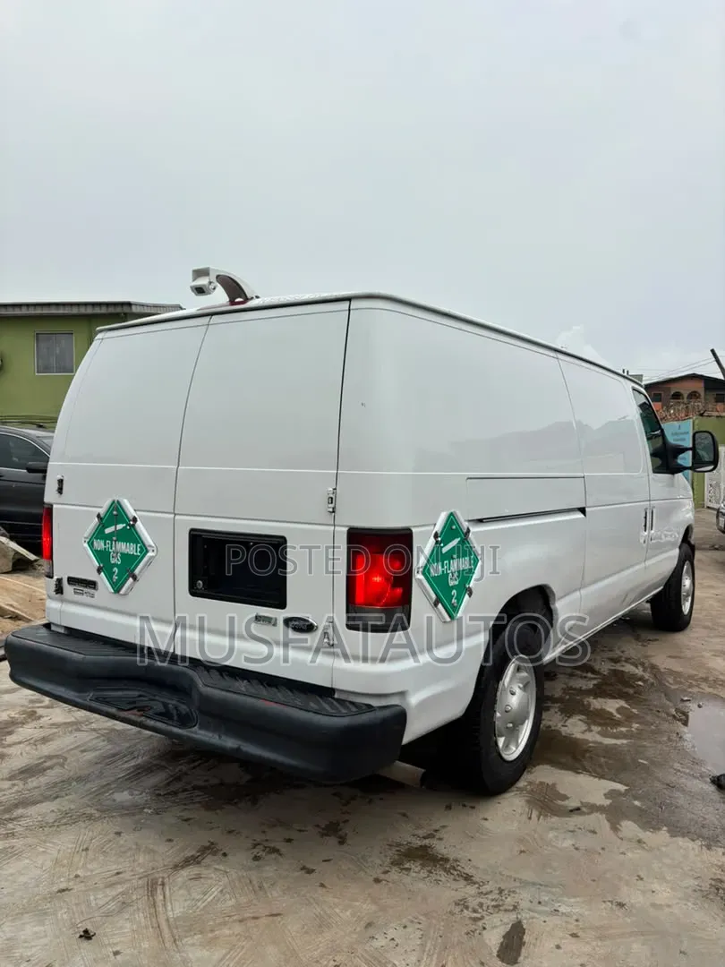 Ford E550 2012 White