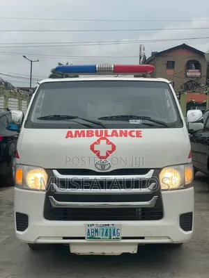 Toyota HiAce 2013 White