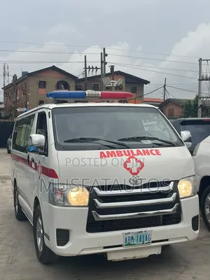 Toyota HiAce 2013 White