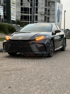 Toyota Camry XLE 2025 Gray