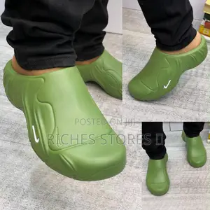 High Quality Nike Mule for the Season Available in Store