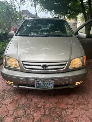 Toyota Sienna 2001 Gold