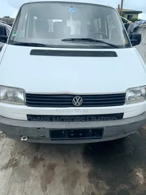 Volkswagen Caravell 2006 White