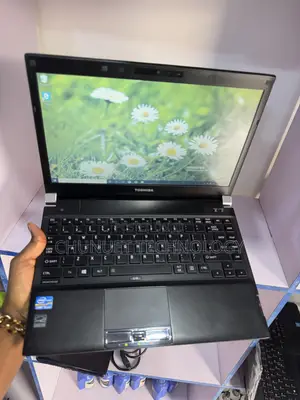 Laptop Toshiba Portege R930 6GB Intel Core i5 HDD 320GB