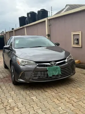 Toyota Camry SE 4dr Sedan (2.5L 4cyl 6A) 2016 Gray