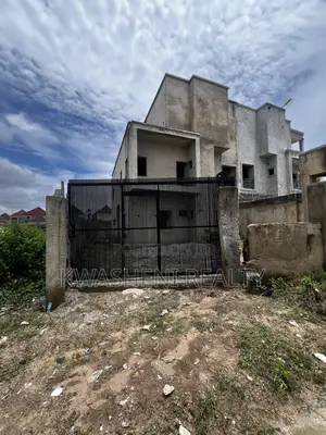5bdrm Duplex in Idu for sale